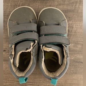 Ten little high top shoes